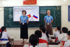 Đại sứ tiếng Nga giảng dạy tại các trường THPT Việt Nam