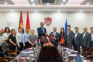 Hợp tác giáo dục giữa UEB và HSE Saint Petersburg