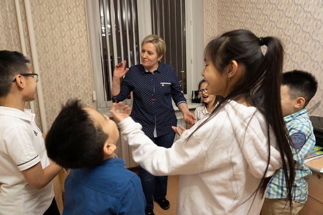 Người mẹ dạy tiếng Nga cho trẻ em Việt ở Yekaterinburg