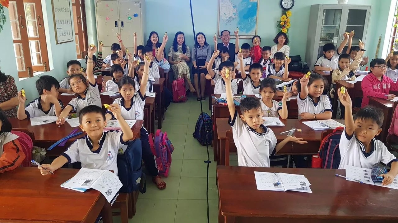 Giờ học thực nghiệm tiếng Nga tại trường tiểu học Việt Nam