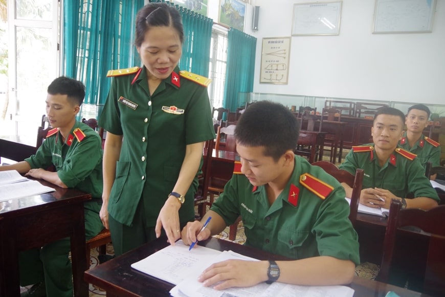 Nữ giảng viên thắp lửa đam mê tiếng Nga trong quân đội
