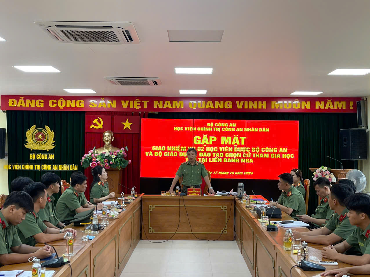 Học viện Chính trị CAND cử học viên đi học tiếng Nga